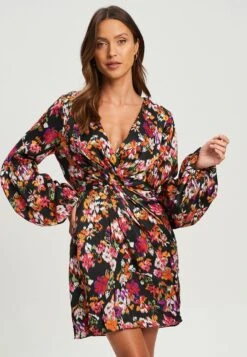 Tussah Emerie - Jurk - Black Blur Floral