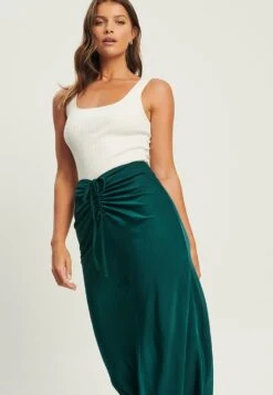 Tussah Leila - Maxirok - Emerald 10 Tussah Leila - Maxirok - Emerald -Tussah 279bf5bfefa24f32b26e4f45f618656e