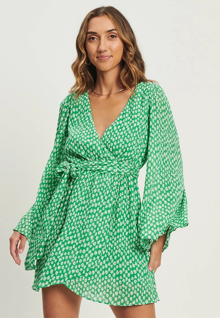 Tussah Twyla - Jurk - Green Plisse 1 Tussah Twyla - Jurk - Green Plisse