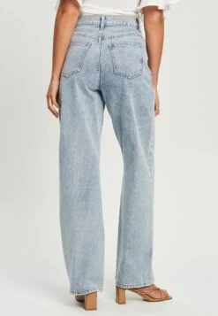 Tussah Elle - Flared Jeans - Light Blue Wash -Tussah 8c24353185ee45bfad0a0f031a9ae7cb