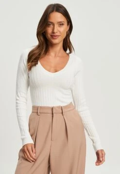 Tussah Valenti - Trui - Ivory