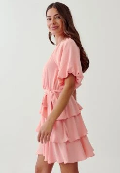 Tussah Mindy- Jurk - Peach 9 Tussah Mindy- Jurk - Peach -Tussah f1da0e3db66e49c794c56f98179b5245